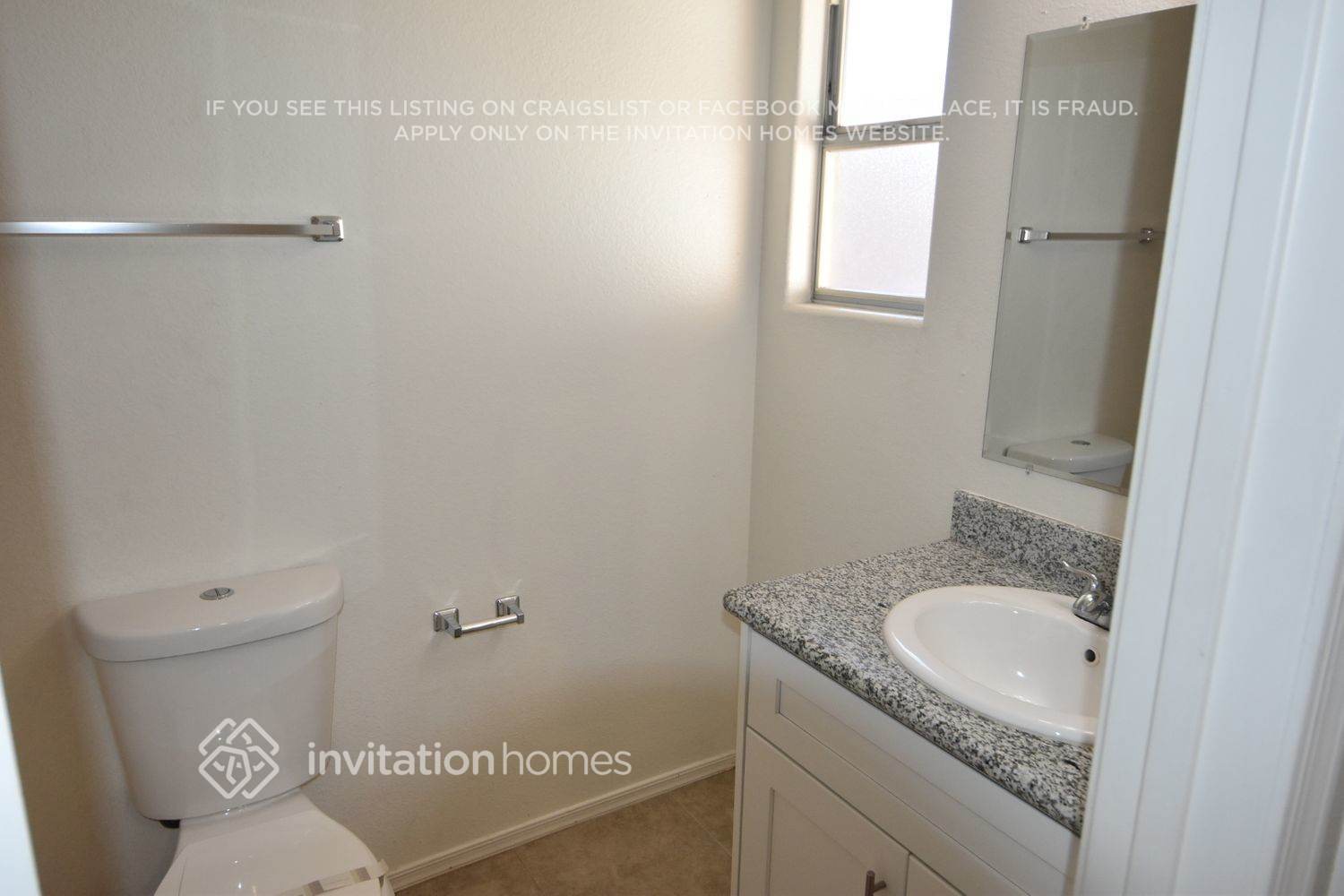 Building Photo - 3215 W Salter Dr