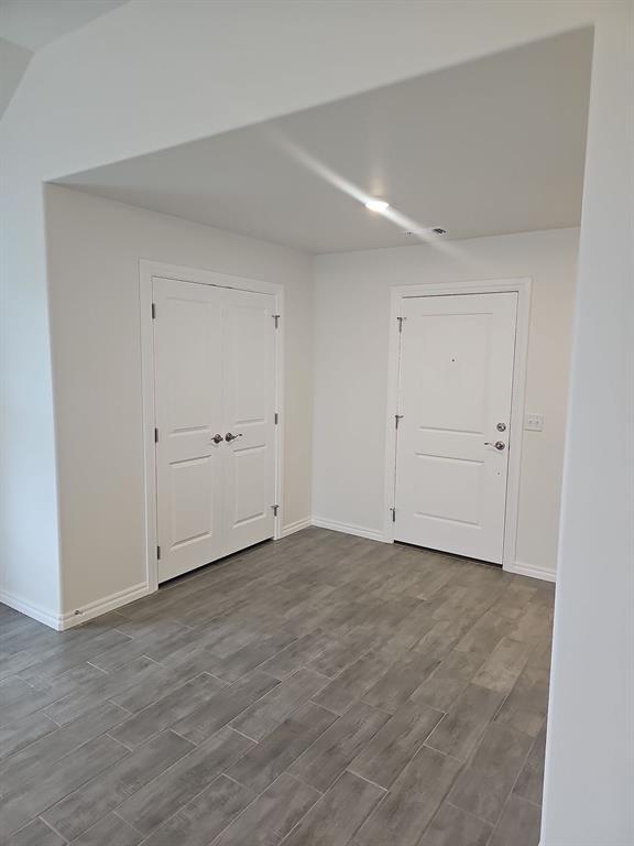 Building Photo - 3701 Lynne Ave