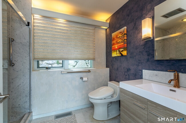 Building Photo - 250 Westledge Dr