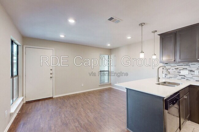 Building Photo - 1317 Annex Ave