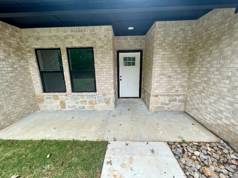 Building Photo - 18682 Porsche Dr