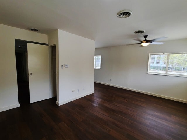 The Burgundy - 211 Springfield Apartments