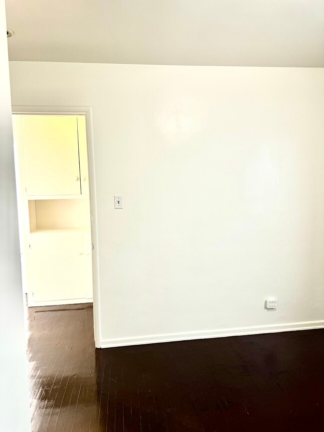 Building Photo - 13429 Beach Ave