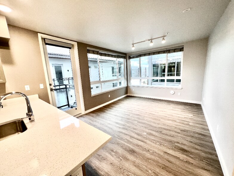 Building Photo - 2330 Yakima Ct