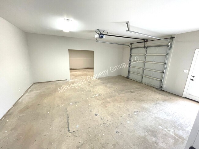 Building Photo - 4BD/4.5BA FOR RENT