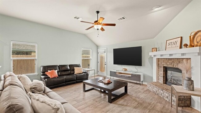 Building Photo - 16316 Drywater Dr