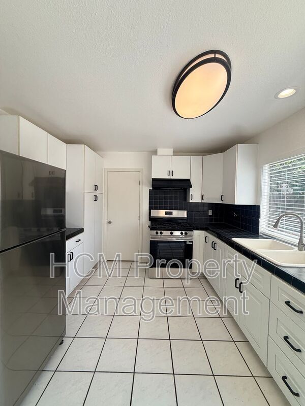 Building Photo - 23709 Maidstone Pl