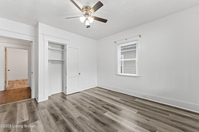 Building Photo - 401 S 38th St