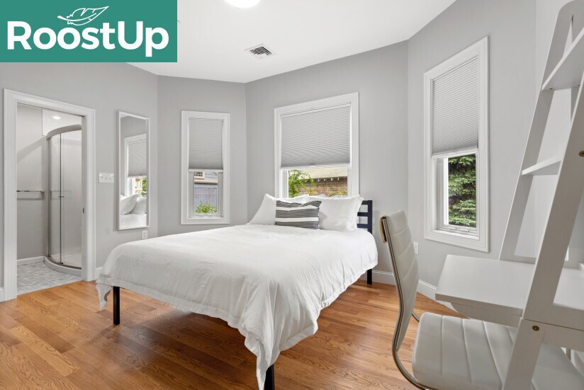 Building Photo - Furnished Bedroom with Private Bath in Eas...