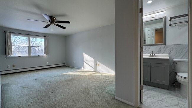 Building Photo - 333 Loring Rd