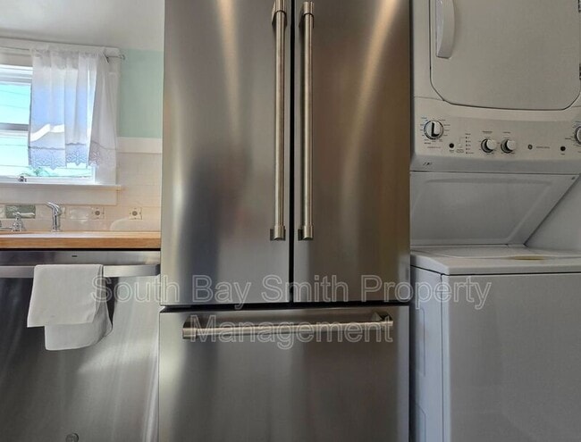 Building Photo - 223 S Guadalupe Ave