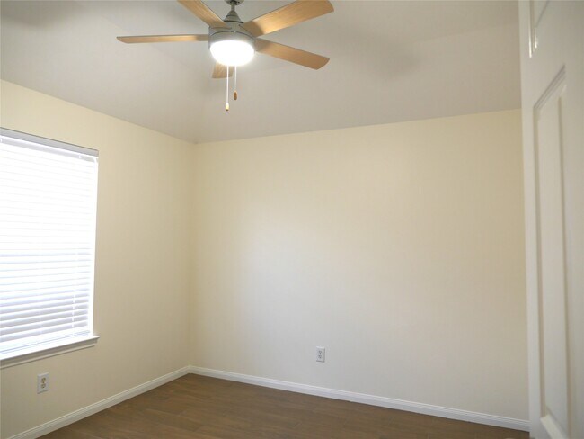 Building Photo - 16327 Bettong Ct