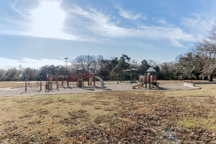 Building Photo - 1331 Glencliff Ct