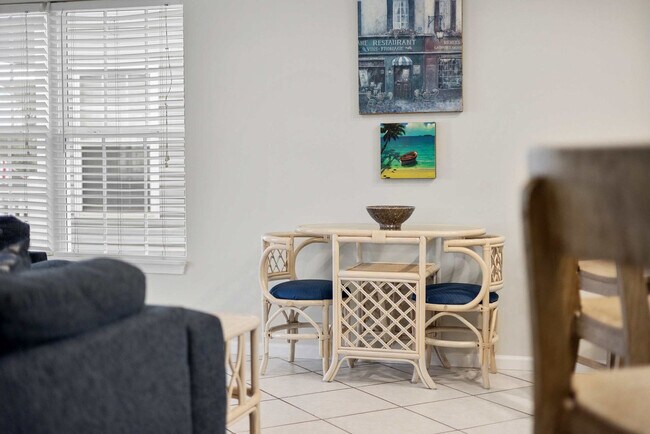 Building Photo - 111A S Yaupon Dr