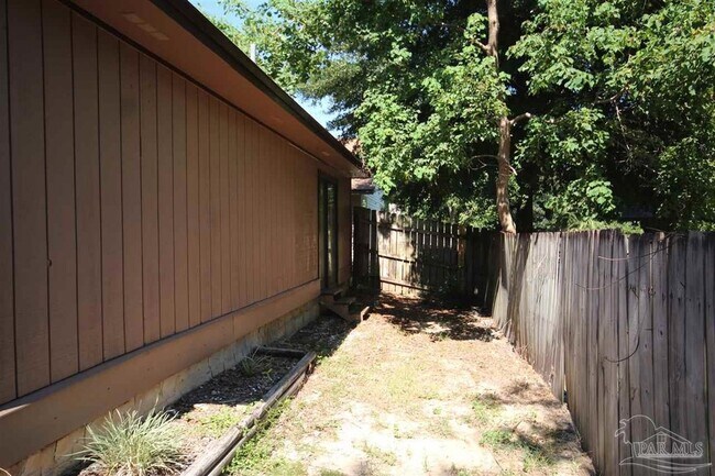 Building Photo - 3528 Parkwood Ave