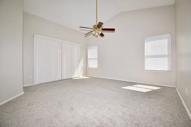 Building Photo - Completely remodeled 4 bed 2 bath home in ...