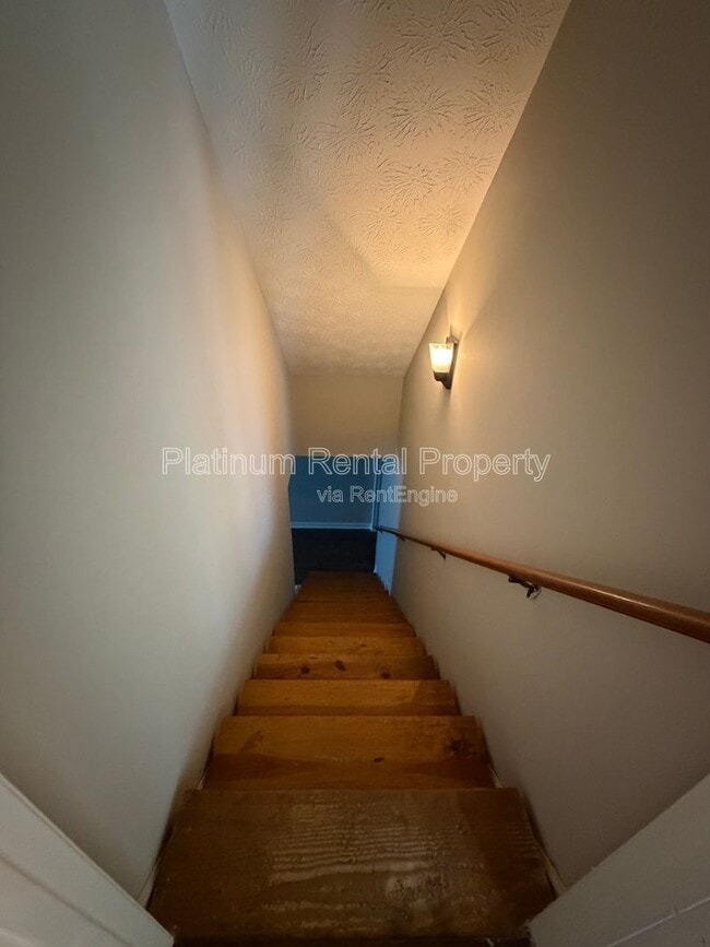 Building Photo - 467 Lees Trace SW