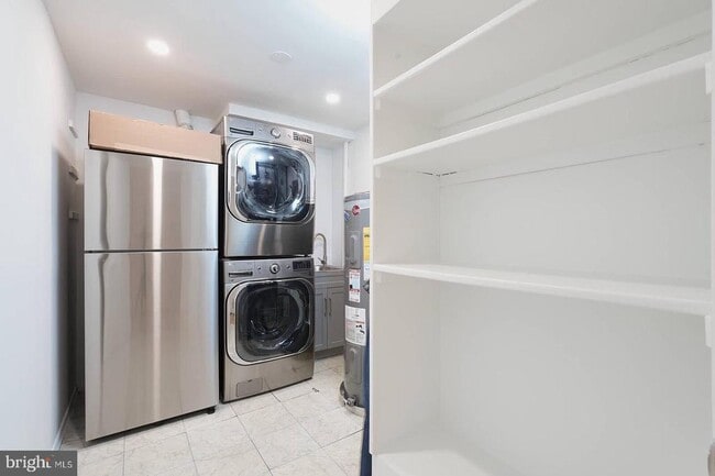 Building Photo - 10246 Arizona Cir