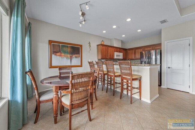 Building Photo - 68 Torrey Pines Dr