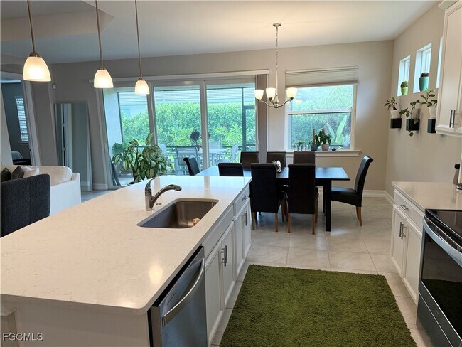Building Photo - 16542 Crescent Beach Way