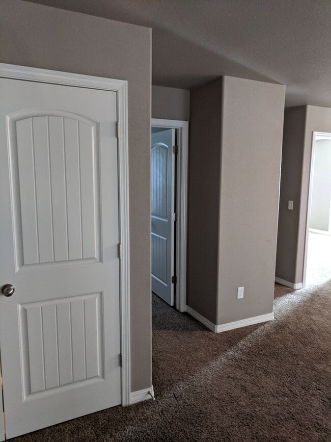 Building Photo - Open layout two-story home