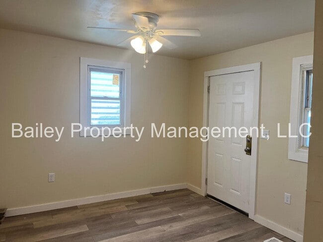 Building Photo - 4021 Sunset Ave