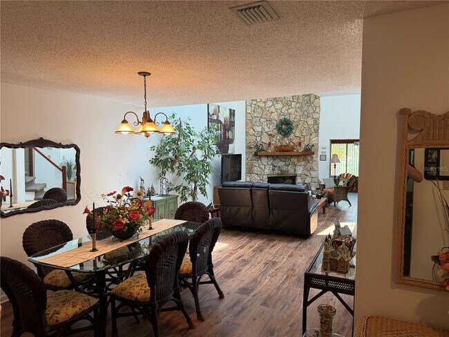 Building Photo - 804 Palm Harbor Ct