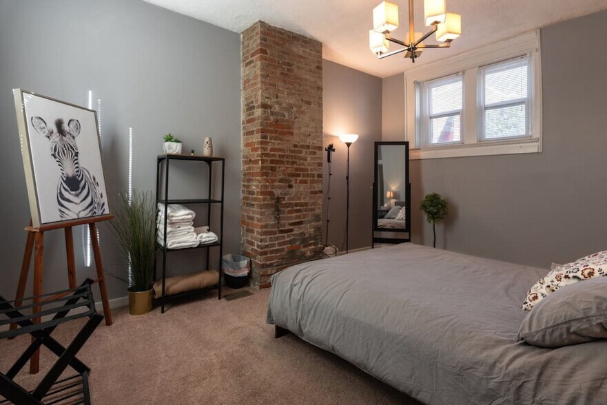 Building Photo - 424 Liberty Hl
