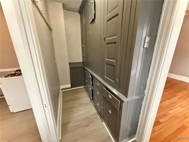 Building Photo - 367 Furman St