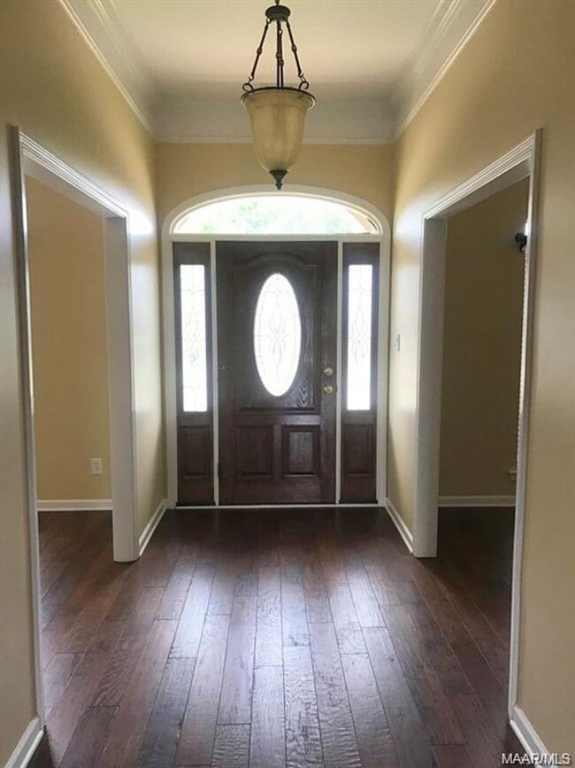 Building Photo - 154 E Poplar St