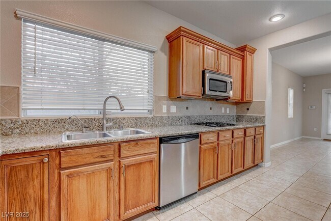 Building Photo - 953 Tafalla Ct