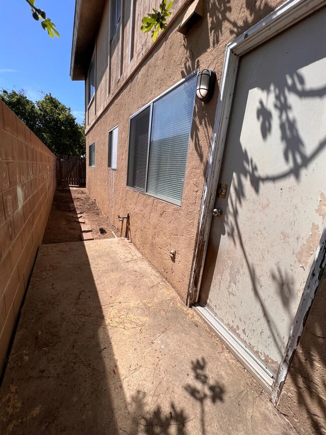 Building Photo - 4313 N Emerson Ave