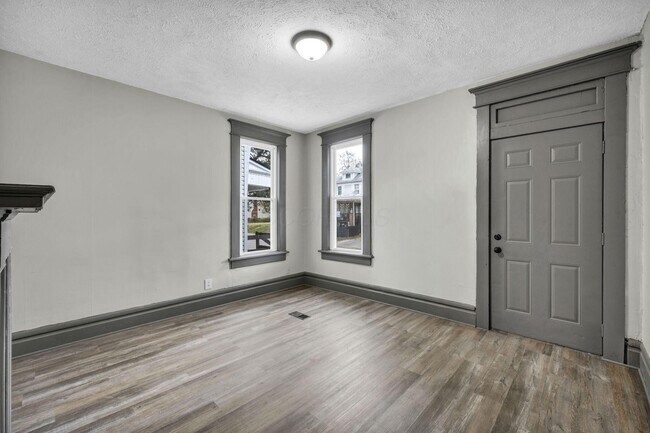 Building Photo - 365 S Eureka Ave