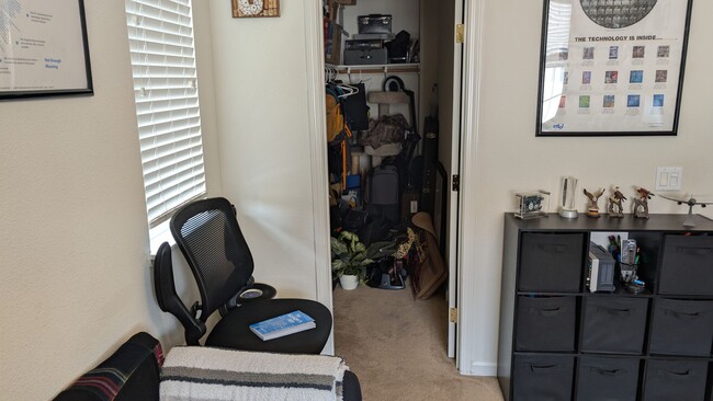 Building Photo - WELCOME HOME! Available 2 Bedroom 2 Bath Located in Elk Grove! Contact us today!!!