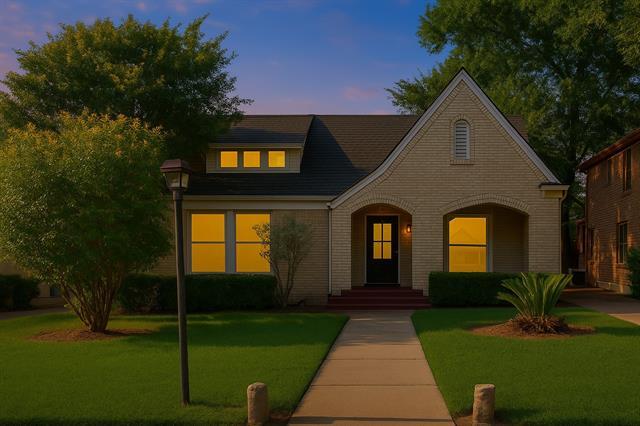 Building Photo - 6155 Richmond Ave