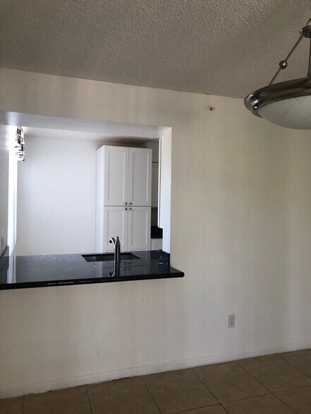 Bar connected to kitchen - 820 Lavers Cir