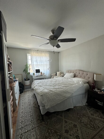 Building Photo - 1718 W Abingdon Dr