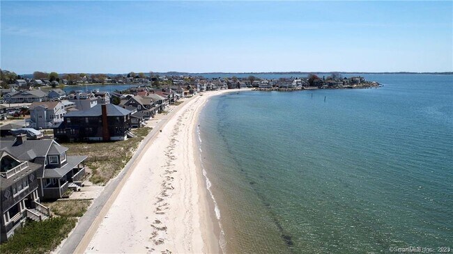 Building Photo - 106 E Shore Ave