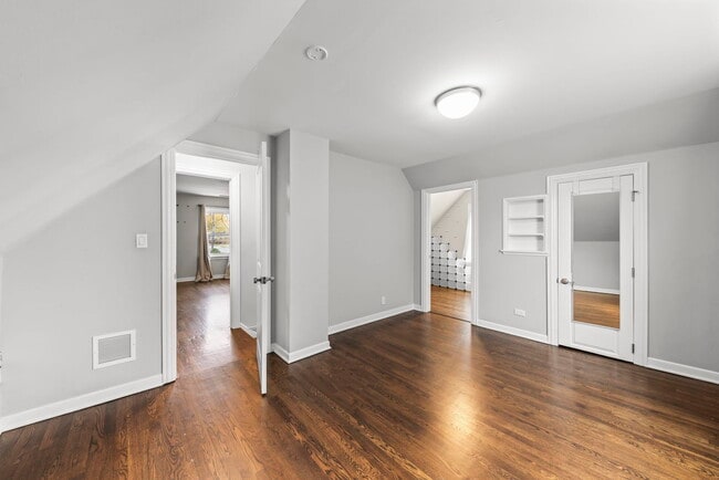 Building Photo - 2852 Scott St