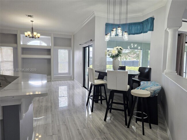 Building Photo - 3401 SW San Benito St