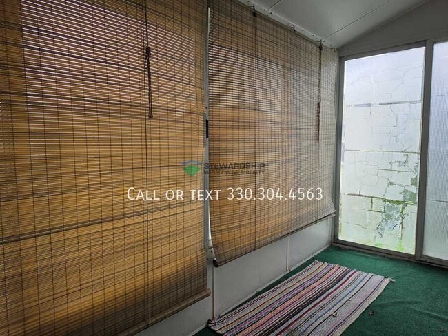 Building Photo - 213 Chestnut Ave NE