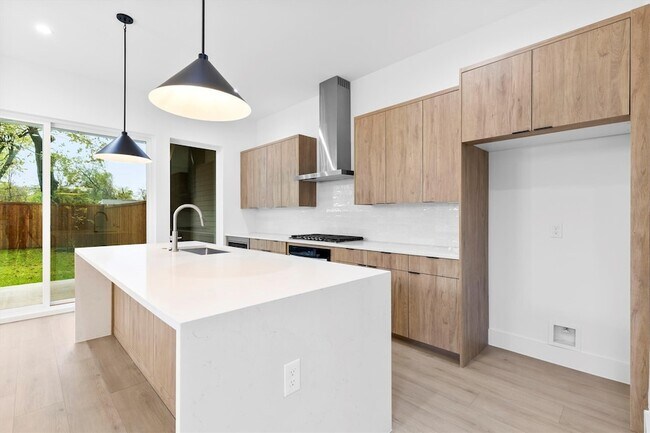 Building Photo - 2814 Guymon St