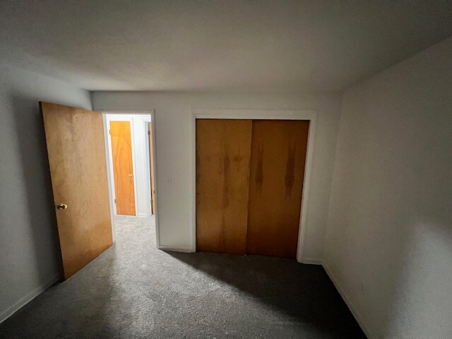 Building Photo - 326 Draper Ave
