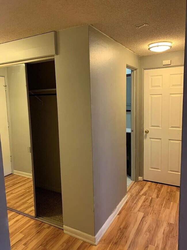 Building Photo - LOCATION LOCATION! Exceptional opportunity to rent a residence in a prime location in Governors P...