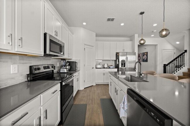 Building Photo - 11163 Great Rock St