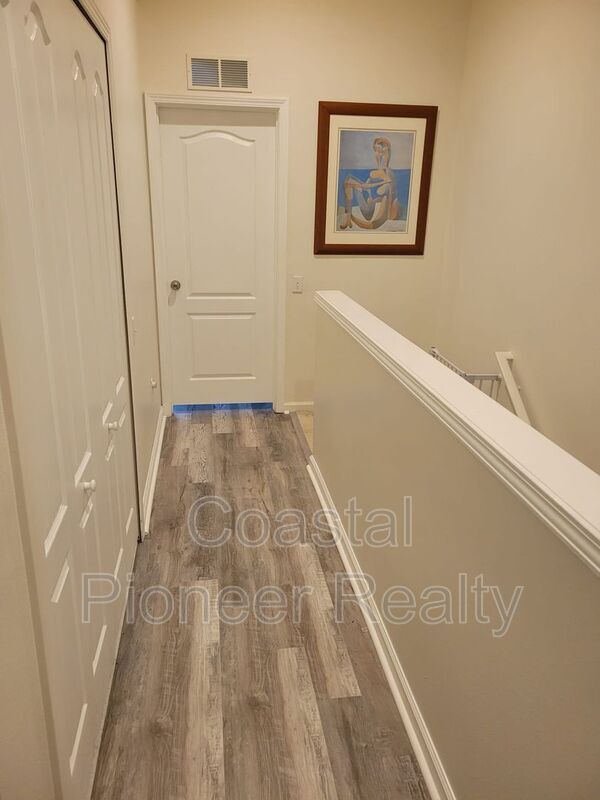 Building Photo - 26636 Castleview Way