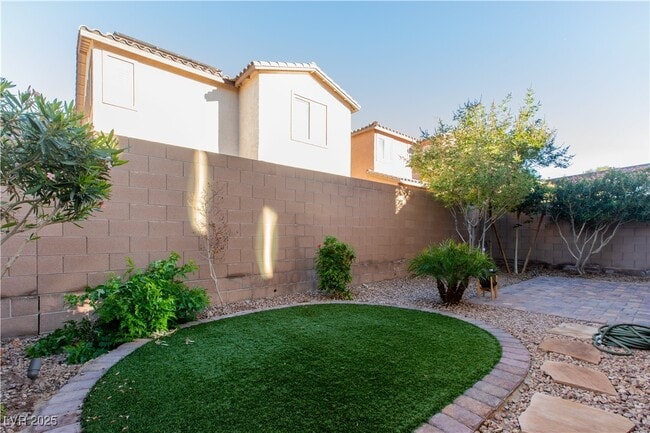 Building Photo - 12382 Loggeta Way