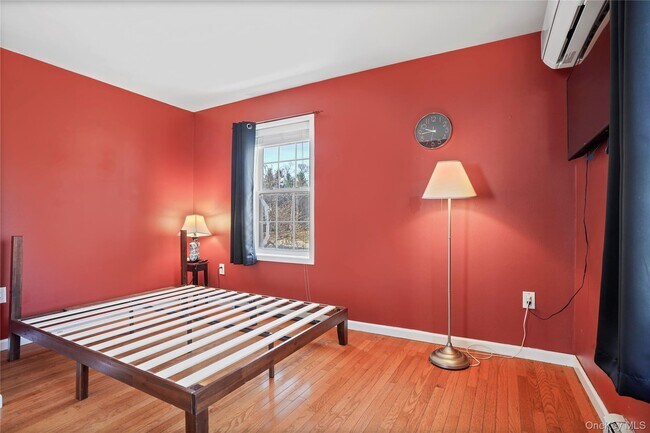 Building Photo - 102 Clinton St