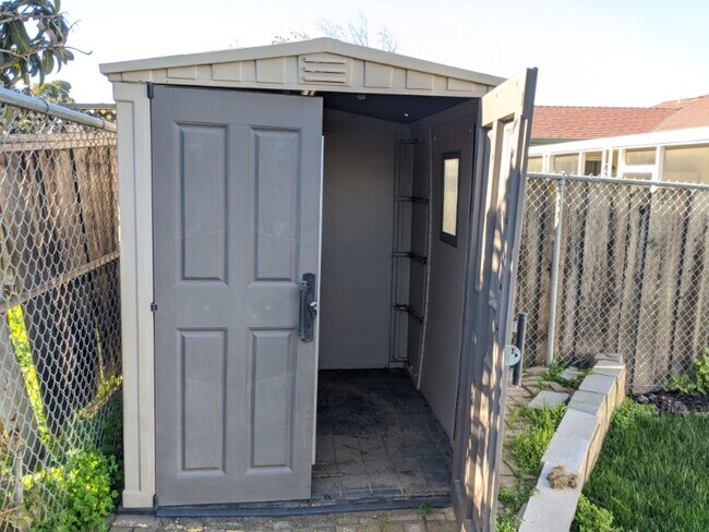 Building Photo - 2654 Olivestone Way