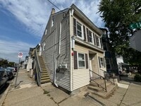 Building Photo - 1051 Ferry St